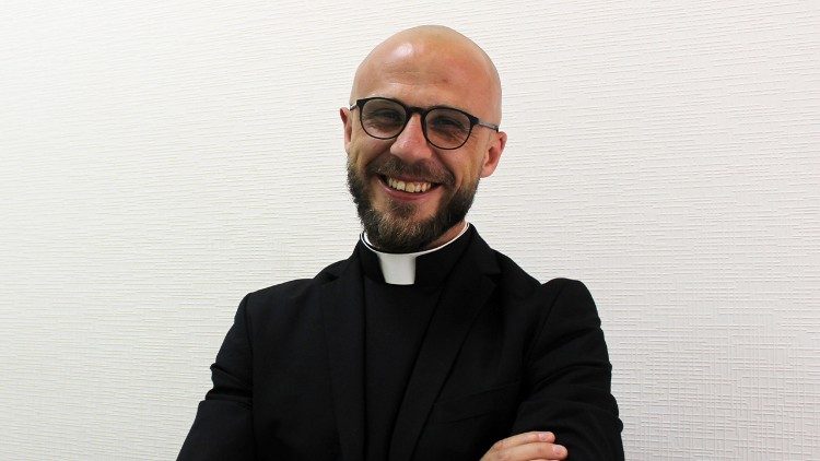 Dyrektor Caritas-Spes w Kijowie, ks. Wiaczesław Hryniewycz zapewnia, że mimo trudnej sytuacji, organizacja nie zaniedbuje potrzeb swoich podopiecznych 