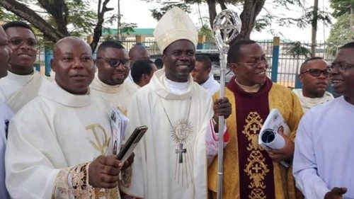 Nigeria: liberato vescovo rapito. Monsignor Obinna: “Grazie a Papa e polizia"