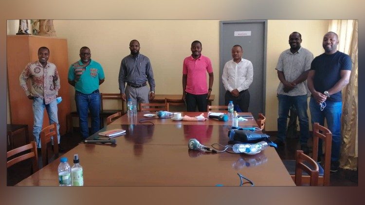 Angola - Participantes no debate