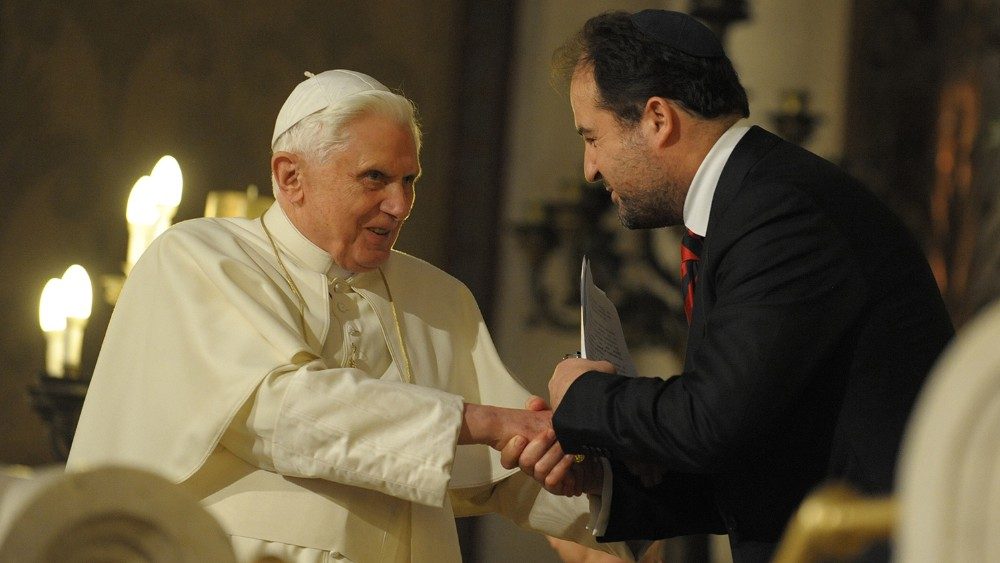 2021.01.15 Papa Benedetto XVI in visita alla sinagoga di Roma,  2010.01.17