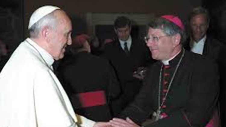 Мансеньёр Кіт Ньютан з Францішкам