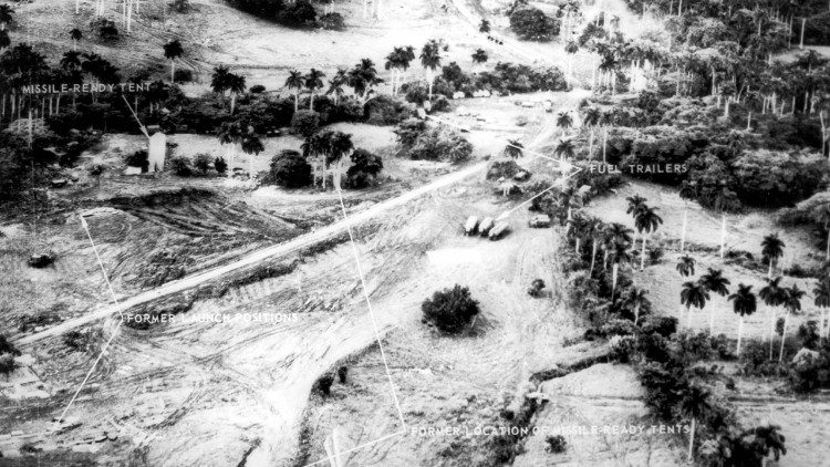 Veduta aerea del sito missilistico sull’isola di Cuba. La foto è tata scattata nel 1962 da un aereo militare statunitense da ricognizione ad alta quota.