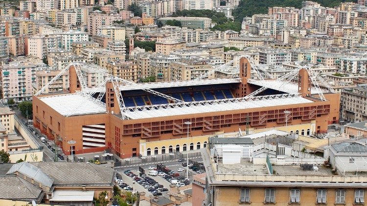 Stadio Marassi di Genova (foto di Gabriel Rinaldi, CC BY-SA 4.0 <https://creativecommons.org/licenses/by-sa/4.0>, via Wikimedia Commons)