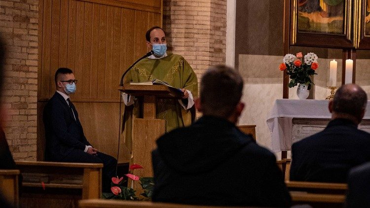 Gardekaplan Thomas Widmer bei seiner Predigt