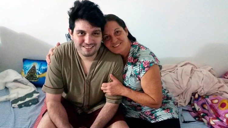 Renan e sua mãe Maria Lúcia 