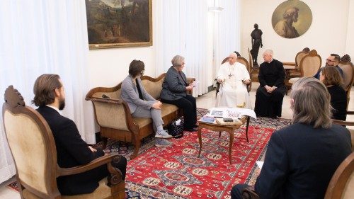 Pope encourages Catholic News Service to foster dialogue, honest communication