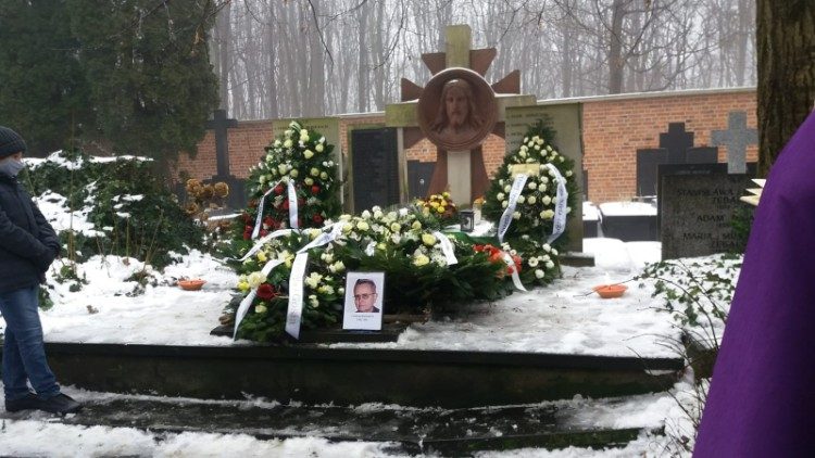 O Andrzej Koprowski SJ spoczął na warszawskich Powązkach 