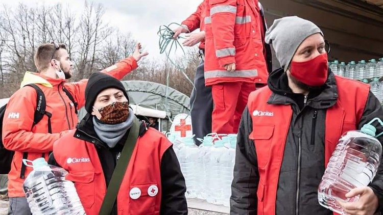 Volontari Caritas al campo di Lipa in Bosnia