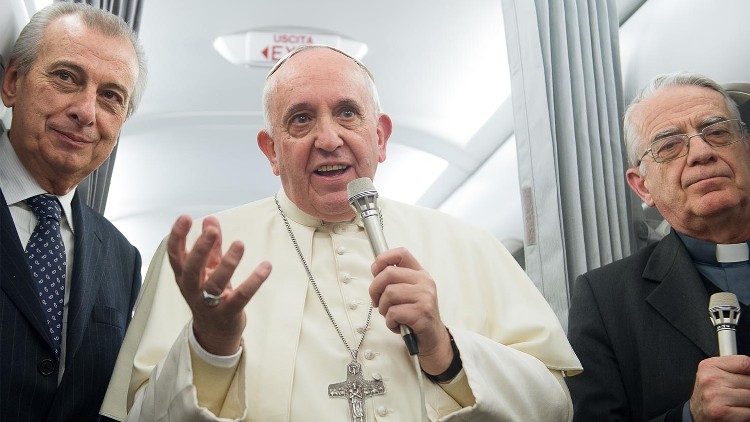 Un' altra conferenza stampa in volo
