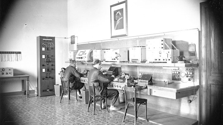 RV anni 40, Radio Vaticana