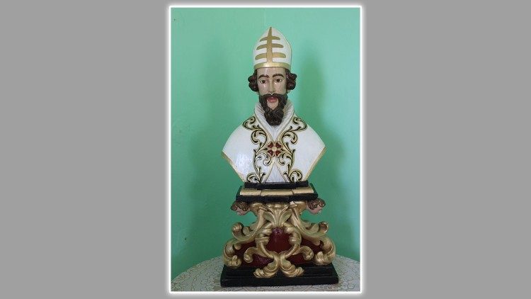 Uma rara imagem de São Martinho, que remonta à presença jesuíta