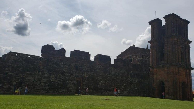 Vista lateral da Redução de São Miguel Arcanjo