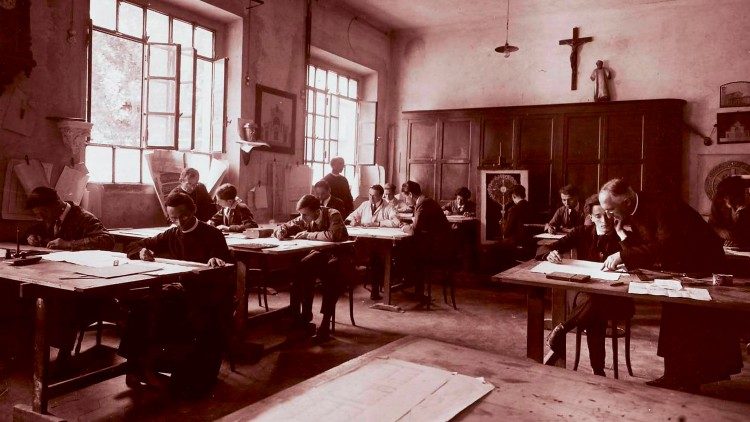 Una foto d'epoca della Scuola Beato Angelico