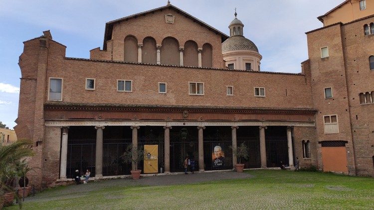 Facciata della basilica dei santi Giovanni e Paolo (foto MMM)
