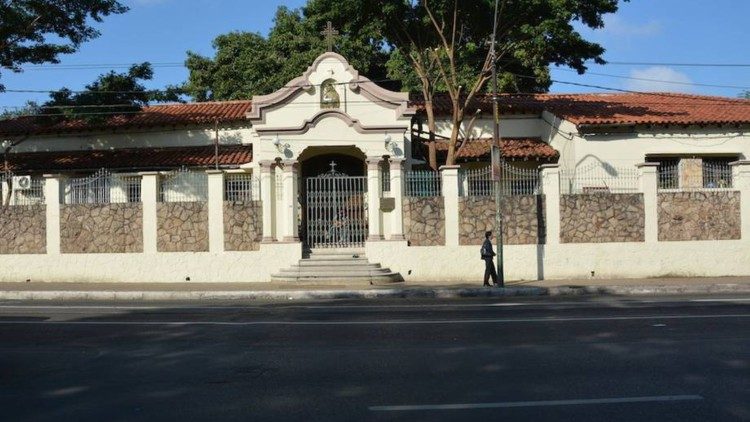 Portón principal de la Penitenciaría de mujeres Buen Pastor.