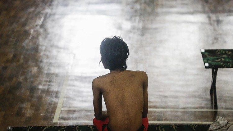 Abrigo para sem-teto em meio à pandemia de coronavírus em Jacarta. Epa / Mast Irham.