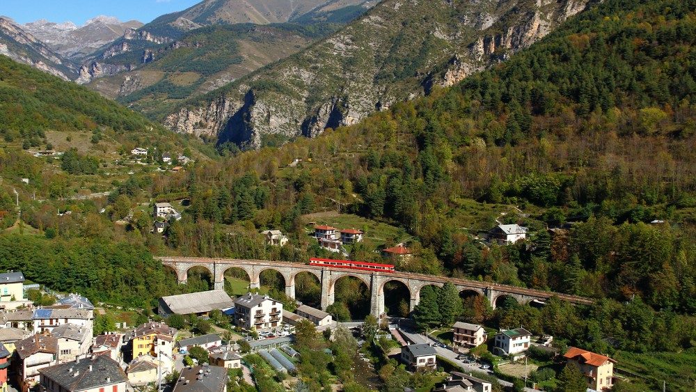 Uno dei ponti della Ferrovia Cuneo-Ventimiglia-Nizza