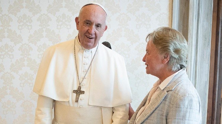 Ir. Márian em audiência com o Papa Francisco