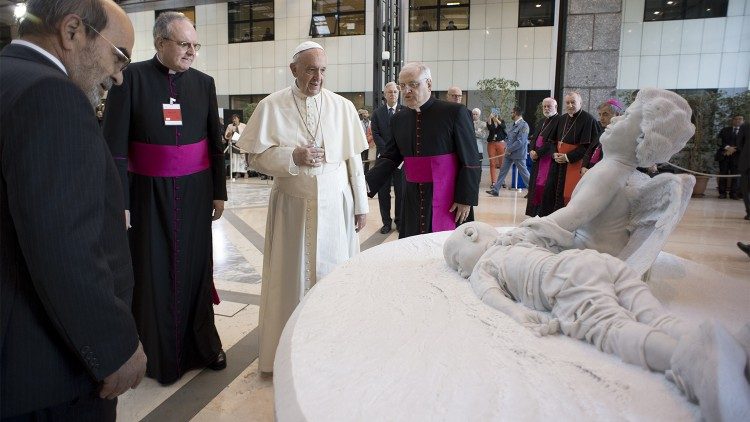 Alanov kip, ki se nahaja na sedežu Fao v Rimu (16. oktober 2017)