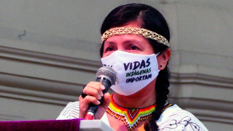 Indígena durante a celebração