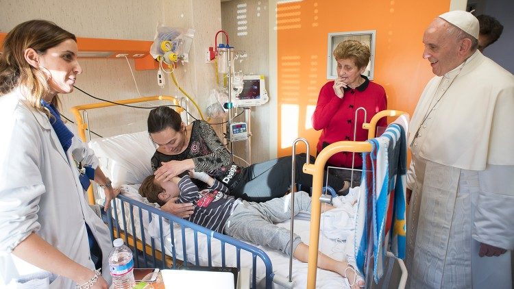 Franziskus besucht das vatikanische Kinderkrankenhaus Bambin Gesù