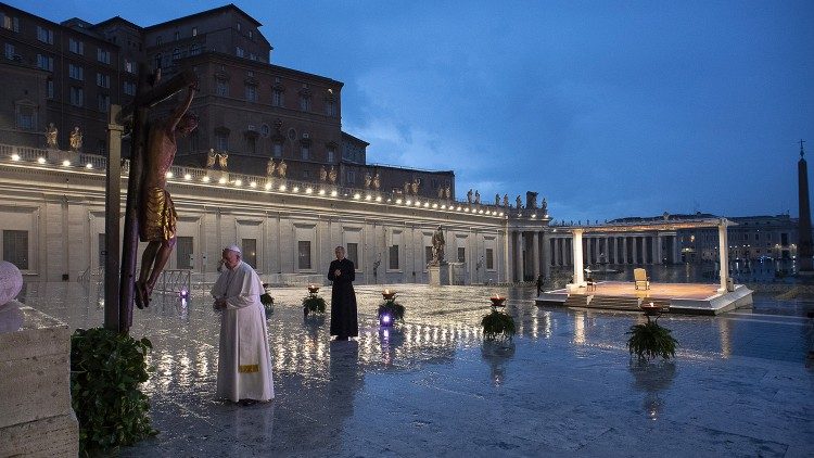 La preghiera in Piazza San Pietro in piena pandemia, 27 marzo 2020