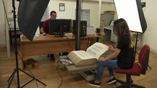 Weshalb der Vatikan Bibliotheks-Azubis hat