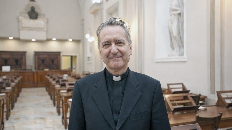 Monsenhor Cesare Pasini, prefeito da Biblioteca Apostólica Vaticana
