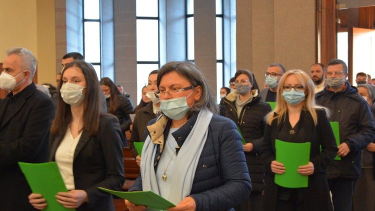 Bp Libera o konieczności zaangażowania kobiet w proces synodalny	