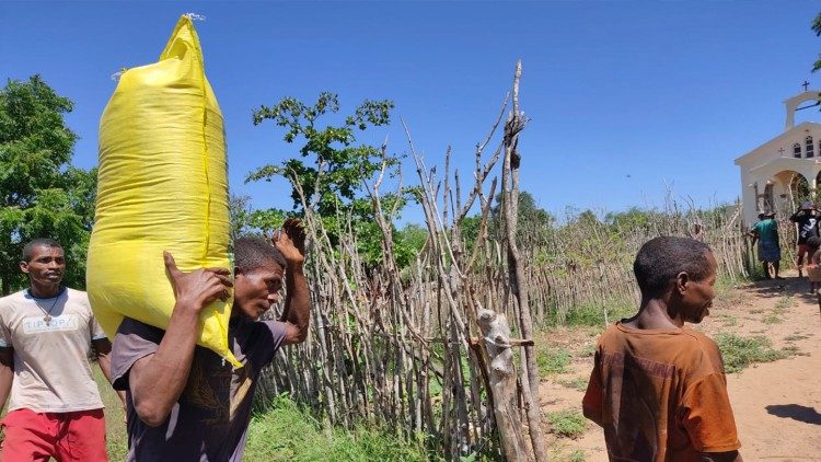 Un repas collectif organisé en mars 2021 par l'association SOS Toliara