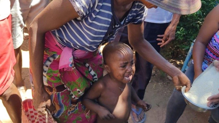 Un repas collectif organisé en mars 2021 par l'association SOS Toliara