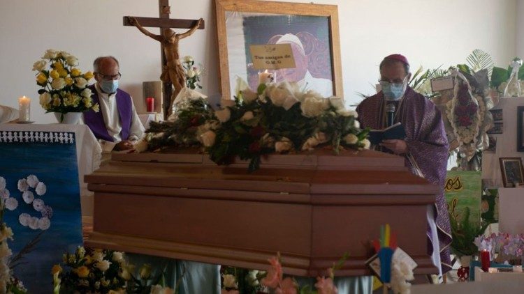 Ancora l'omelia di monsignor Baldi davanti al feretro di Nadia