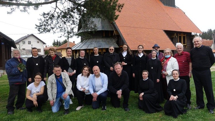 Nowy metropolita Sarajewa wśród wiernych