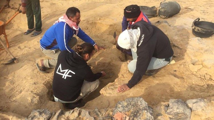 Bei der Arbeit: Archäologen und Helfer bringen das alte Kloster wieder zum Vorschein