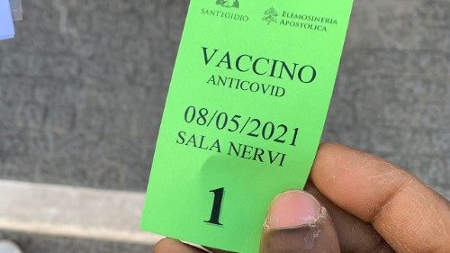 Tra i poveri vaccinati in Vaticano, il grazie del Papa per la generosità di chi dona