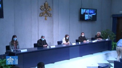 De una pastoral "para" los jóvenes a una pastoral "con" los jóvenes