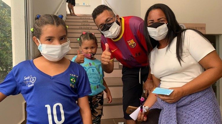 Colocar as filhas para estudar é a prioridade da família da Naileth Del Valle Cordova Arevalo.