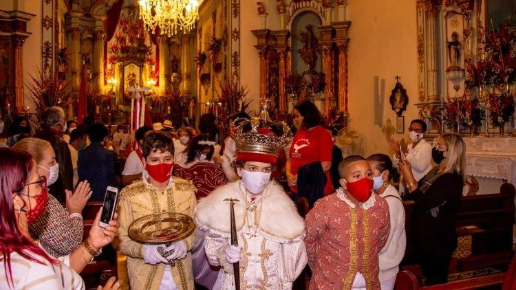 Festa do Divino preservada em Angra dos Reis 