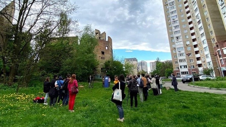 Молитва Спільноти святого Егідія на місці загибелі бездомного Віталія (Киїів)