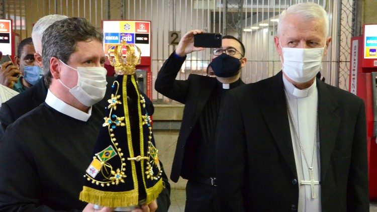 Dom Orlando e padre Eduardo