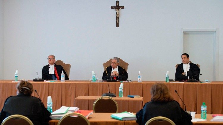 Ancora un immagine della nuova aula dove oggi si è tenuta l'udienza