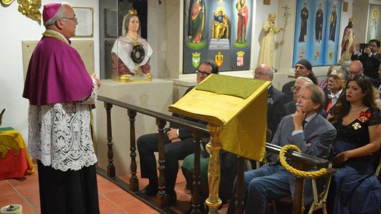 Em foto de arquivo, a missa inaugural do acervo