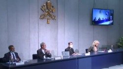 2021.06.15-Conferenza-stampa-sulle-modifiche-al-libro-VI-del-Codice-di-Diritto-Canonico-4.jpg