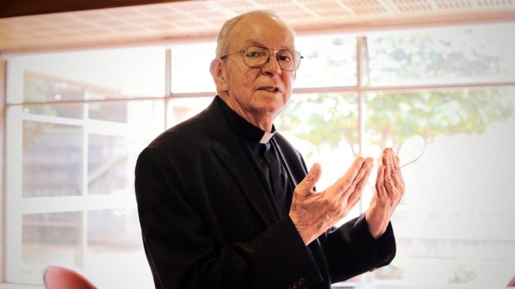 2021.06.16 Monseñor Héctor Fabio Henao Gaviria, Director del Secretariado Nacional de Pastoral Social Cáritas Colombiana. Foto gentileza de Álex Londoño