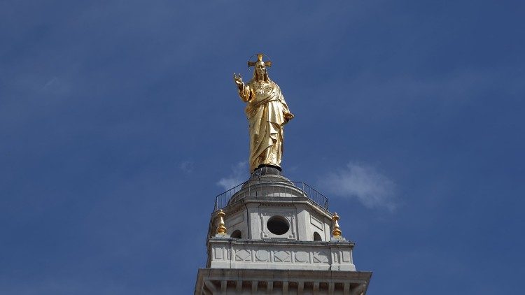 Spitze der römischen Kirche Sacro Cuore, in der Slowenien am Sonntag ihren Beitrag zu Iter Europaeum feiern wird