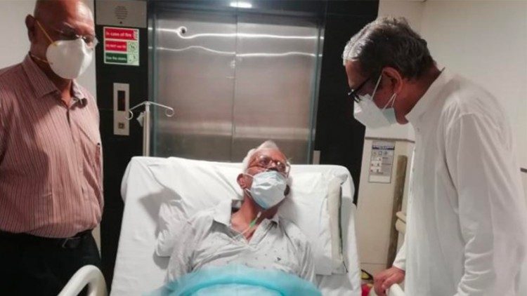 Jailed Indian Jesuit priest Fr. Stan Swamy being treated for Covid-19 in Holy Family Hospital, Mumbai. 