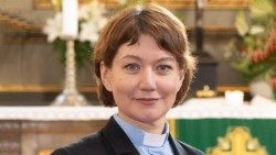 Press-Photo---Rev-Anne-BurghardtAEM.jpg