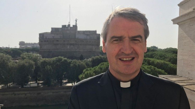 Кс. Эндру Смол