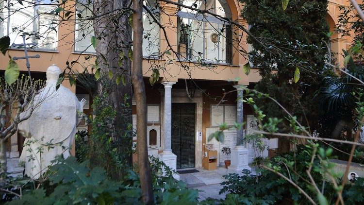 No Campo Santo Teutônico, dom Gallagher presidiu a celebração no último domingo do Iter Europaeum