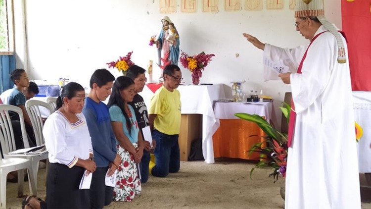 2021.07.06 Monseñor Cob confiere ministerio del lectorado y acolitado a dos mujeres indígenas del pueblo Kichwa